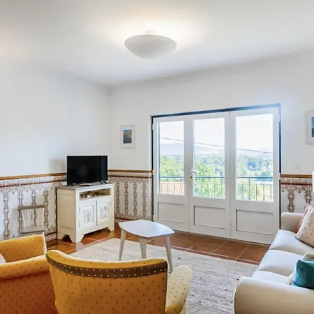 Casa Da Leira بيت للعطل *