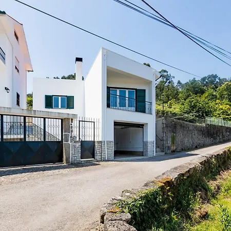 Casa Da Leira With Garden 4*