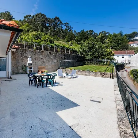 Casa Da Leira With Garden Penzion