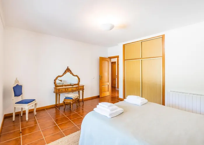 Casa Da Leira With Garden Ferienhaus *